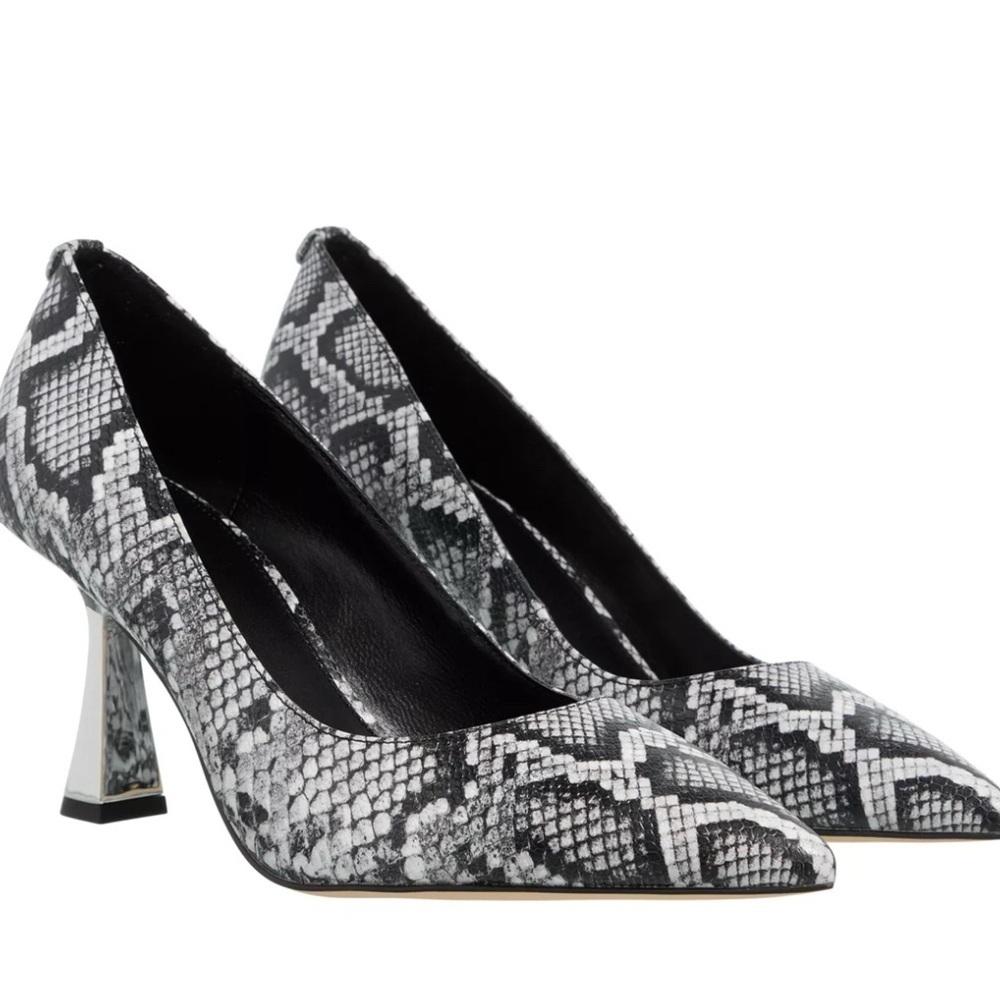Michael Kors Mid Pump – Snake Embossed Leather – Size 8.5M brand new